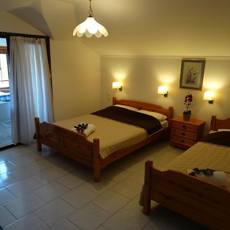 Christakos Apartments Vrasná Esterno foto
