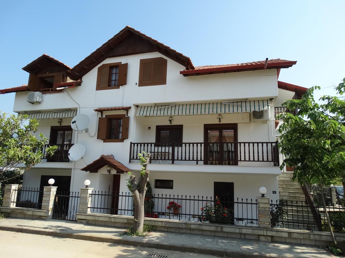 Christakos Apartments Vrasná Esterno foto