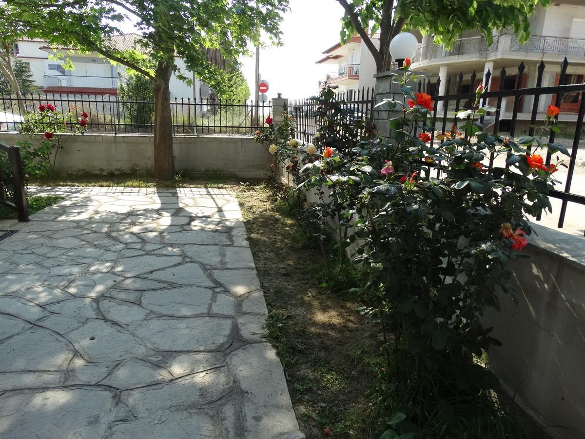 Christakos Apartments Vrasná Esterno foto
