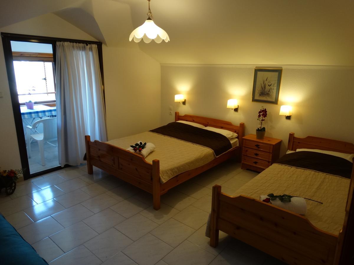 Christakos Apartments Vrasná Esterno foto
