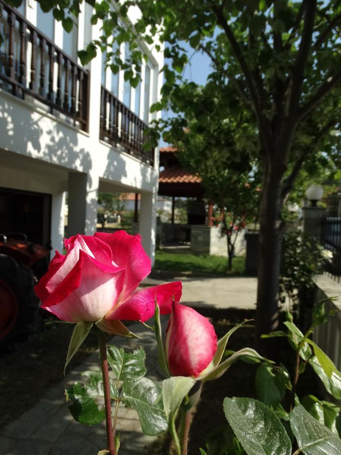 Christakos Apartments Vrasná Esterno foto